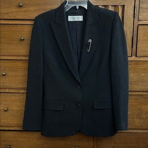 MaxMara Elegant Charcoal Blazer with Safety Pin Brooch, Size 8